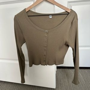 Uniqlo Cropped Long Sleeve